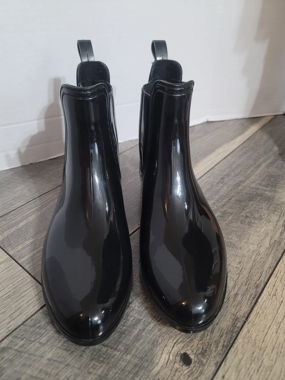 Joie KADA waterproof Glossy Black Chelsea Rain Boots Patent Rubber Elastic Sides